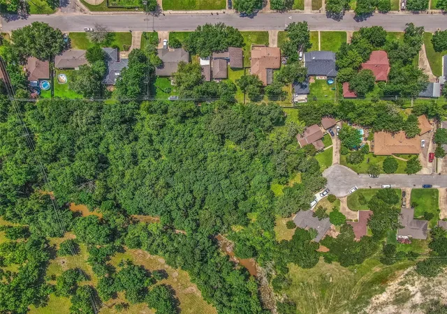 2nd image of 3814 Valley Oaks Dr, Bryan, TX 77802 | MLS# 31156678