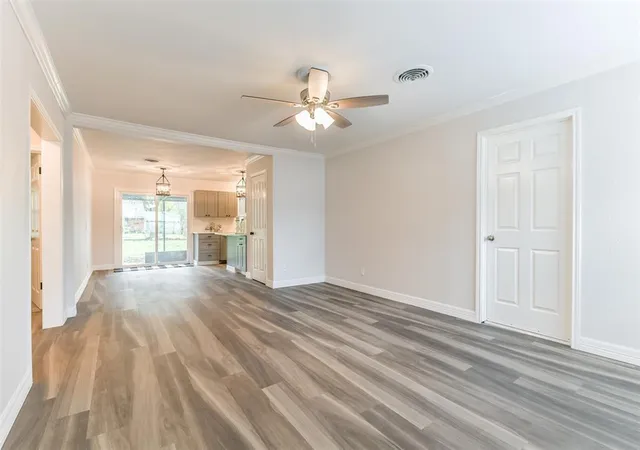 3rd image of 1309 W Lang St, Alvin, TX 77511 | MLS# 79652474