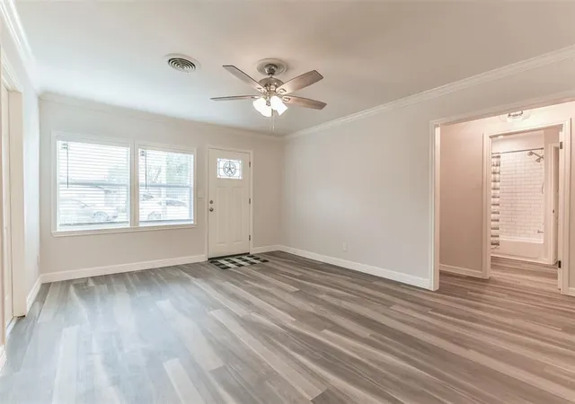 5th image of 1309 W Lang St, Alvin, TX 77511 | MLS# 79652474