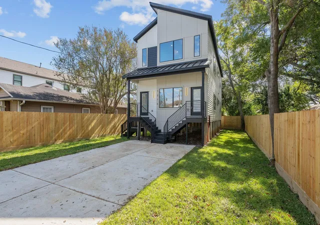 3rd image of 1216 Johnston St, Houston, TX 77022