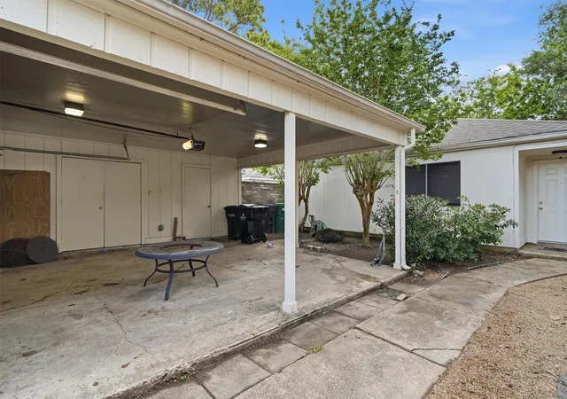 Photo 4 of Single family home for sale at 16131 Highlander Dr, Houston, TX 77082 | MLS# 35045136 | Listing updated on 2026-09-08