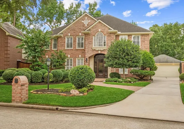 Photo 3 of Single family home for sale at 19309 Dianeshire Dr, Spring, TX 77388 | MLS# 46361194 | Listing updated on 2026-06-24
