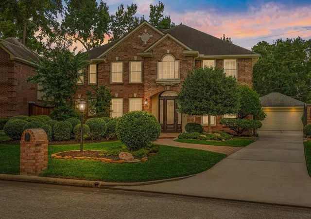 Photo 3 of Single family home for sale at 19309 Dianeshire Dr, Spring, TX 77388 | MLS# 46361194 | Listing updated on 2026-06-24