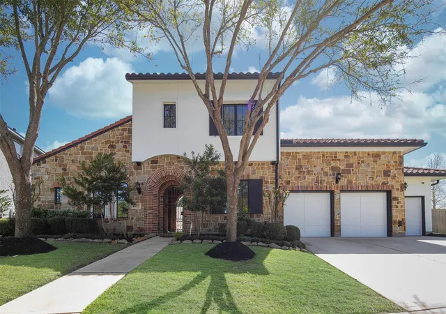 Photo 3 of Mansion for sale at 6307 Kennedy Hills Ct, Sugar Land, TX 77479 | MLS# 71138669 | Listing updated on 2026-09-23