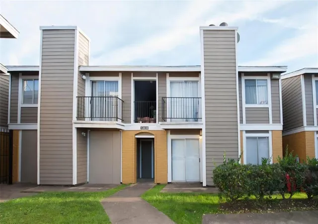 Photo 2 of Townhouse for sale at 12639 Ashford Meadow Dr #E-F, Houston, TX 77082 | MLS# 33663372 | Listing updated on 2026-08-11