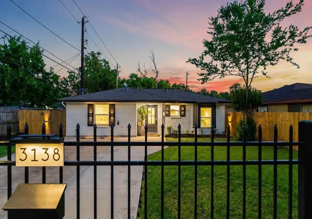 Photo 2 of Single family home for sale at 3138 Sunbeam St, Houston, TX 77051 | MLS# 15855523 | Listing updated on 2026-09-04