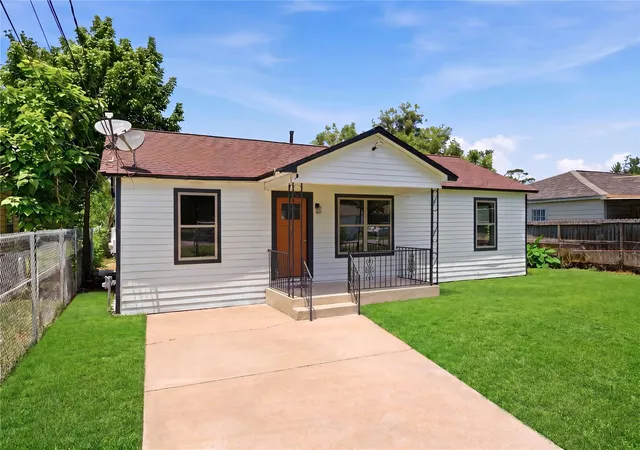 Photo 1 of Single family home for sale at 7429 W Knoll St, Houston, TX 77028 | MLS# 42004623 | Listing updated on 2026-09-19