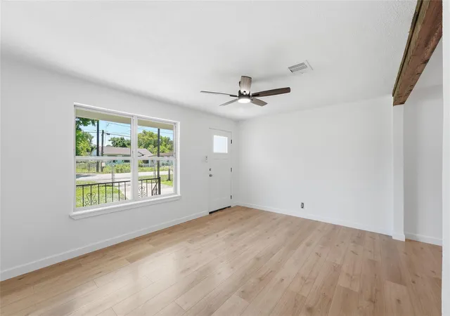 Photo 4 of Single family home for sale at 7429 W Knoll St, Houston, TX 77028 | MLS# 42004623 | Listing updated on 2026-09-19