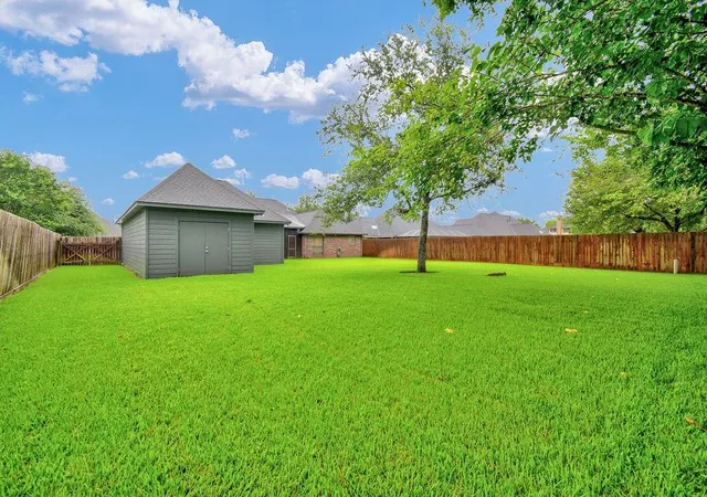 Homes for sale in Lake Jackson, TX | 105 Indian Paintbrush, Lake Jackson, TX 77566 | MLS# 59802377