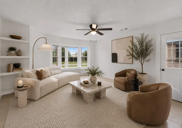 Photo 3 of Single family home for sale at 10102 Valley Breeze Dr, Houston, TX 77078 | MLS# 66451436 | Listing updated on 2026-09-21