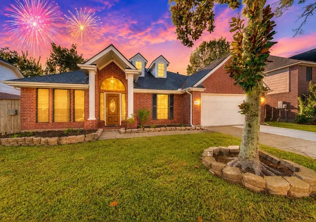 27th image of 2311 Piney Woods Dr, Pearland, TX 77581 | MLS# 54956900