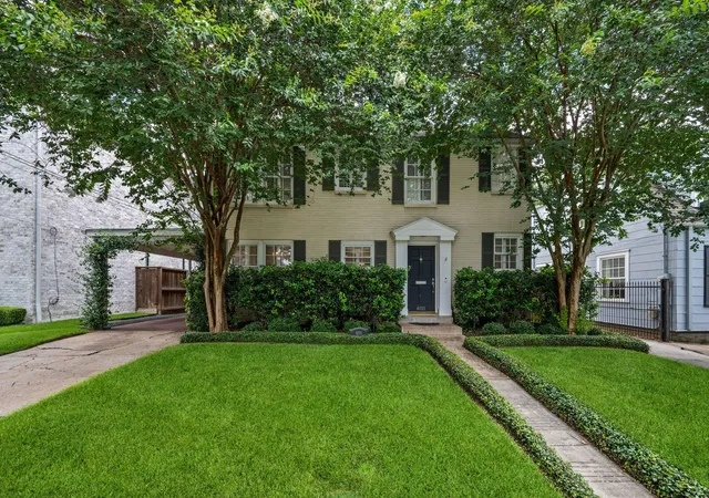 Homes for sale in West University Place, TX | 6111 Wakeforest Ave, West University Place, TX 77005 | MLS# 77675802