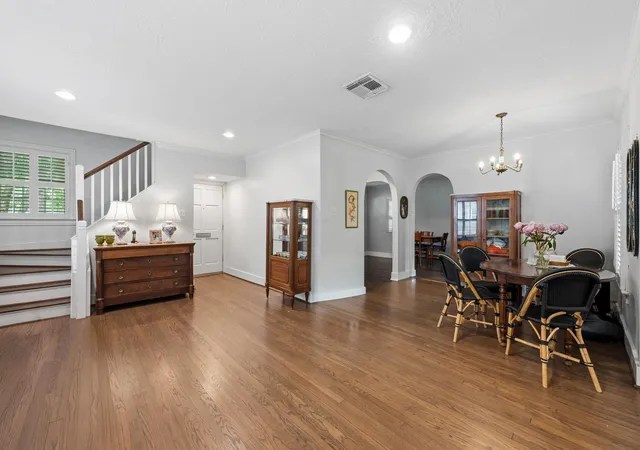 Homes for sale in West University Place, TX | 6111 Wakeforest Ave, West University Place, TX 77005 | MLS# 77675802