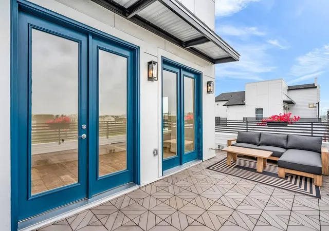 Photo 3 of Townhouse for sale at 3 N St Charles St F St, Houston, TX 77003 | MLS# 68602708 | Listing updated on 2026-09-11