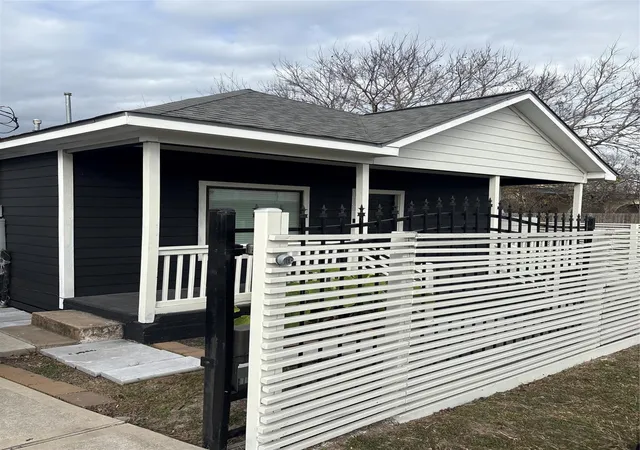 Photo 4 of Single family home for sale at 8130 Bassett St, Houston, TX 77051 | MLS# 59036174 | Listing updated on 2026-09-14