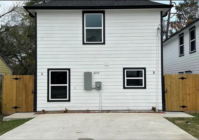 Photo 2 of Multi family home for sale at 8215 Crestview Dr, Houston, TX 77028 | MLS# 34471814 | Listing updated on 2026-08-27