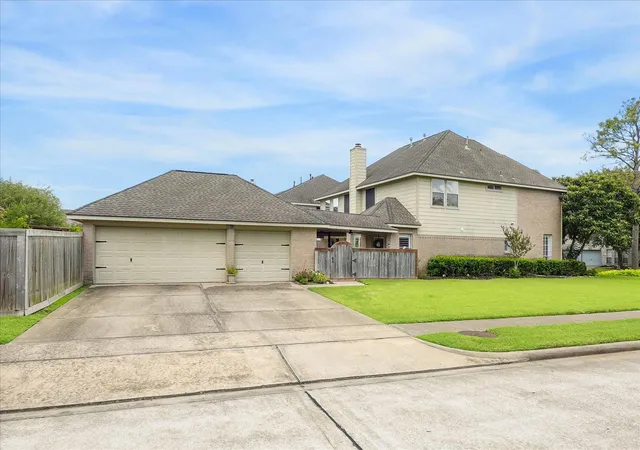 29th image of 1402 N Pine Orchard Dr, Pearland, TX 77581 | MLS# 35978049