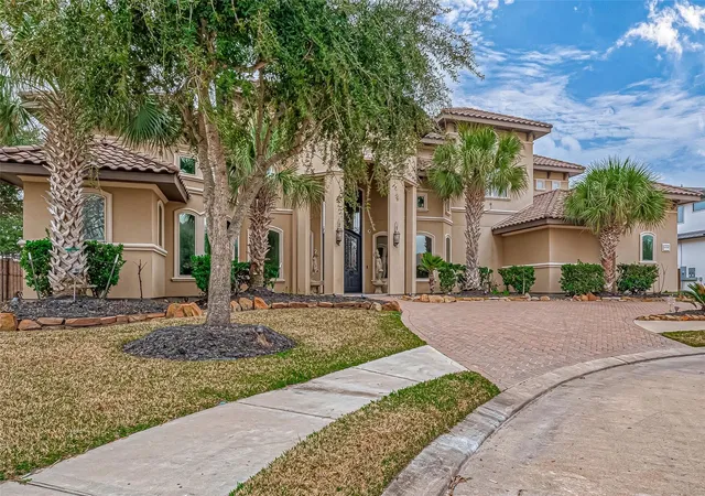 Photo 3 of Mansion for sale at 11510 Via Fontana Ct, Richmond, TX 77406 | MLS# 36654038 | Listing updated on 2026-09-17