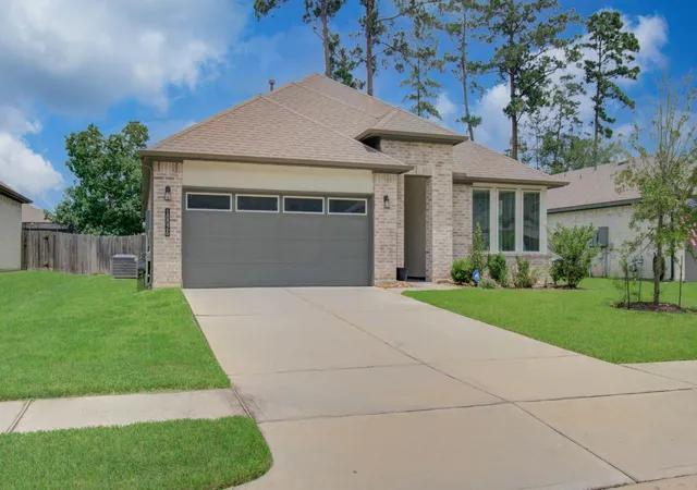 Photo 2 of Single family home for sale at 10026 Angelina Woods Ln, Conroe, TX 77384 | MLS# 10802931 | Listing updated on 2026-08-22