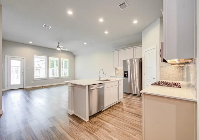 Photo 3 of Single family home for sale at 10026 Angelina Woods Ln, Conroe, TX 77384 | MLS# 10802931 | Listing updated on 2026-08-22