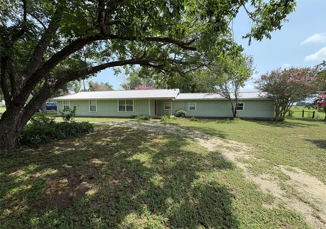 2nd image of 2214 Cr 253, Weimar, TX 78962 | MLS# 56813073