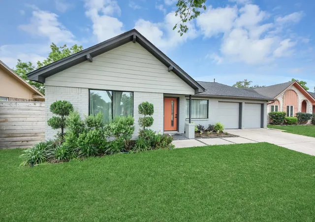 Photo 2 of Single family home for sale at 9731 Clanton St, Houston, TX 77080 | MLS# 30386023 | Listing updated on 2026-07-12