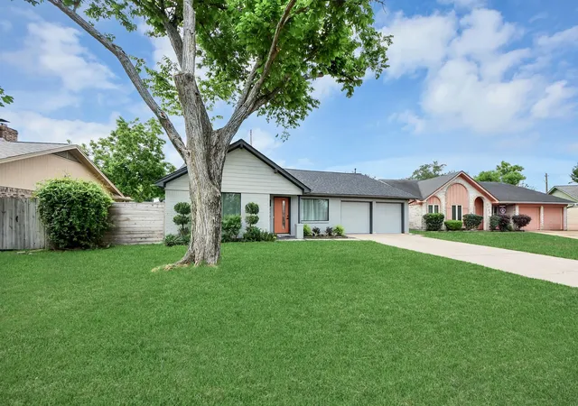 Photo 3 of Single family home for sale at 9731 Clanton St, Houston, TX 77080 | MLS# 30386023 | Listing updated on 2026-07-12