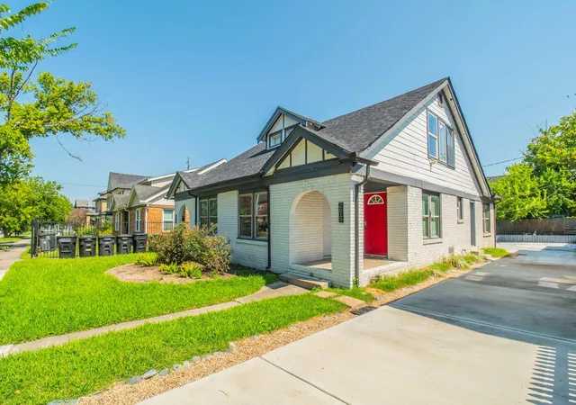 Photo 1 of Multi family home for sale at 2613 & 2615 Isabella St, Houston, TX 77004 | MLS# 84498366 | Listing updated on 2026-06-21
