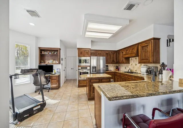 Photo 2 of Single family home for sale at 2818 Maple Bnd Dr, Kingwood, TX 77345 | MLS# 17692715 | Listing updated on 2026-08-28