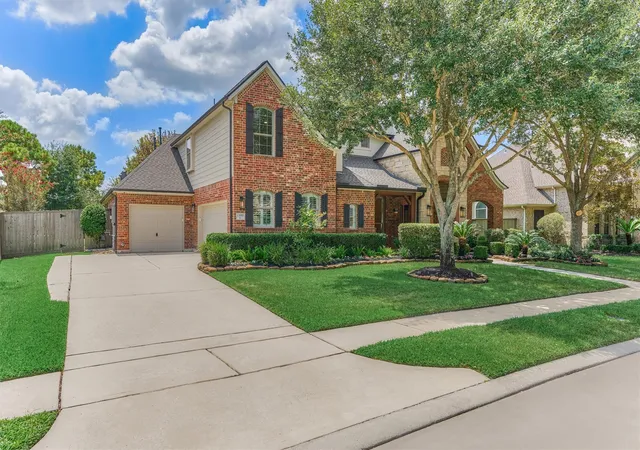 Photo 3 of Single family home for sale at 13819 Majestic Spring Ln, Humble, TX 77396 | MLS# 70446040 | Listing updated on 2026-09-05