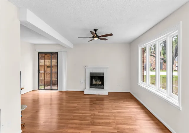 Photo 3 of Townhouse for sale at 9207 Barr Cir, Houston, TX 77080 | MLS# 41646163 | Listing updated on 2026-07-23