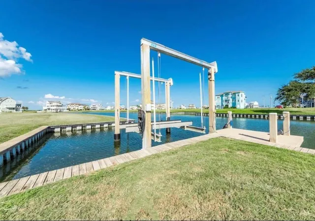 Photo 2 of Sale Pending at 1 Marathon, Hitchcock, TX 77563 | MLS# 49107806 | Listing updated on 2026-09-09