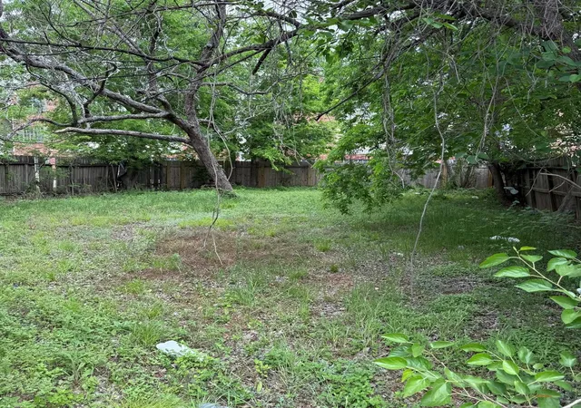 3rd image of 3713 Farmer St, Houston, TX 77020 | MLS# 17812238