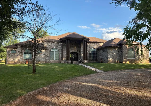Homes for sale in Wallis, TX | 530 Chisolm Trl, Wallis, TX 77485 | MLS# 12901182