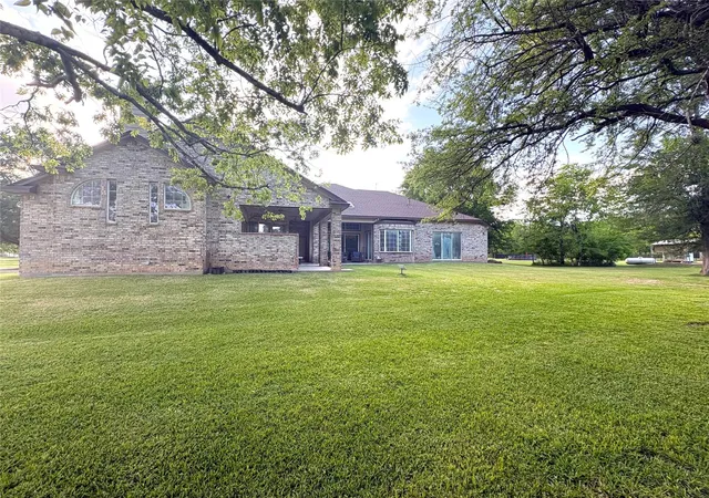Homes for sale in Wallis, TX | 530 Chisolm Trl, Wallis, TX 77485 | MLS# 12901182