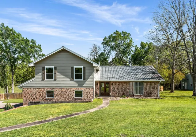 Photo 3 of Single family home for sale at 2355 Jackson League Cir, Brenham, TX 77833 | MLS# 62286314 | Listing updated on 2026-09-01
