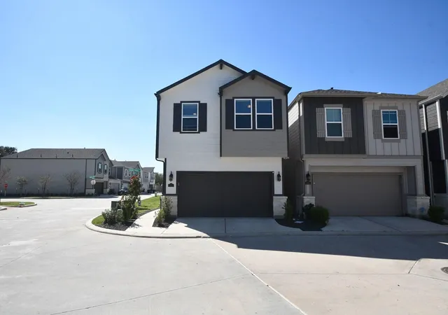 Photo 2 of Single family home for sale at 1503 Blue Acer Dr, Houston, TX 77084 | MLS# 69614841 | Listing updated on 2026-08-26