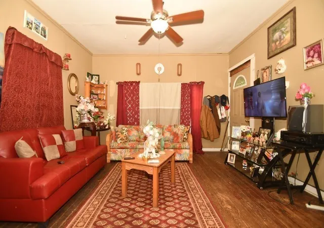 2nd image of 3908 Bering St, Houston, TX 77003 | MLS# 45543722