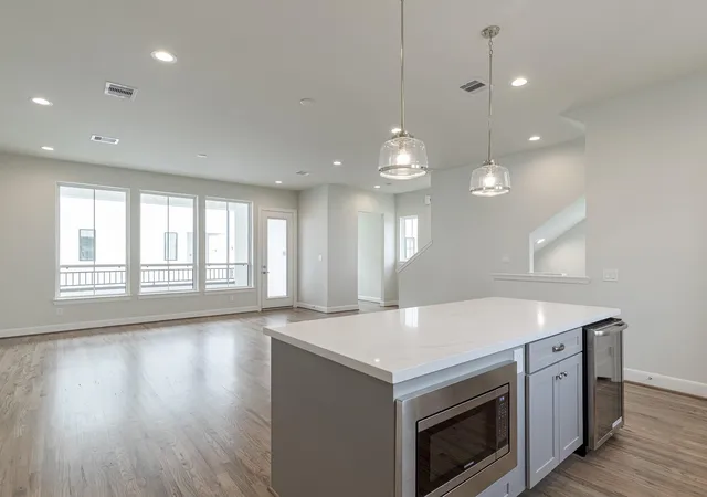 Photo 4 of Single family home for sale at 2806 Grand Fountains Dr #I, Houston, TX 77054 | MLS# 41155722 | Listing updated on 2025-10-28