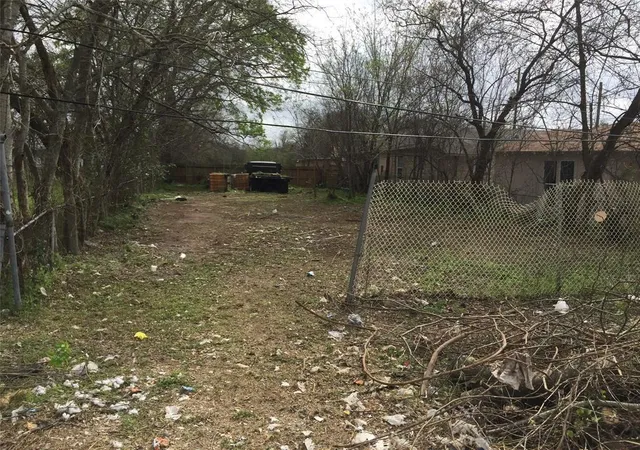 Photo 3 of Land for sale at 3710 Farmer St, Houston, TX 77020 | MLS# 14647960 | Listing updated on 2026-04-21