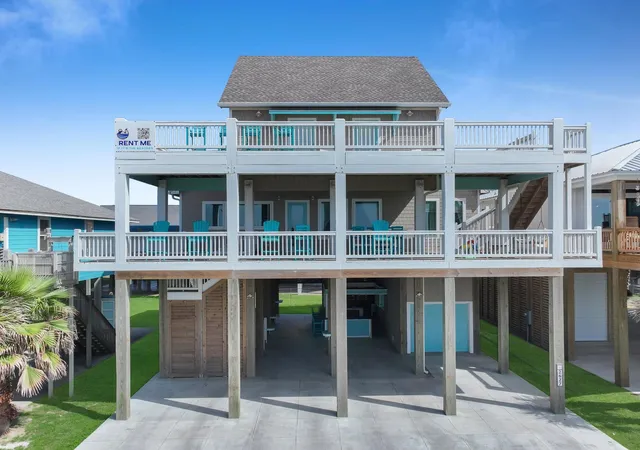 Photo 2 of Single family home for sale at 2627 Holiday Dr, Port Bolivar, TX 77650 | MLS# 8945232 | Listing updated on 2026-07-27