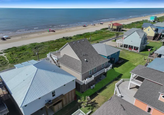 Photo 4 of Single family home for sale at 2627 Holiday Dr, Port Bolivar, TX 77650 | MLS# 8945232 | Listing updated on 2026-07-27