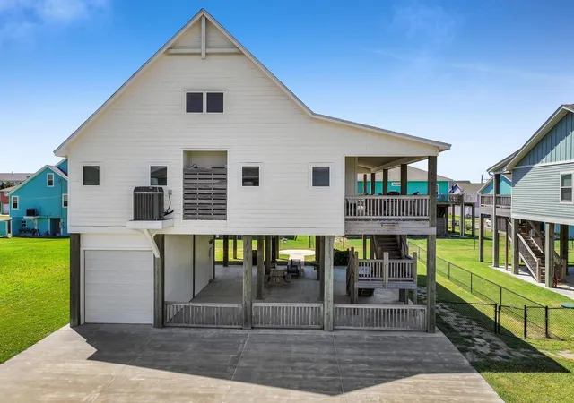Homes for sale in Crystal Beach, TX | 2312 Antigua Cir, Crystal Beach, TX 77650 | MLS# 77080946