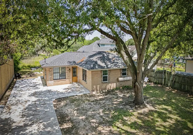 2nd image of 638 Cleo St, Fresno, TX 77545 | MLS# 96468677
