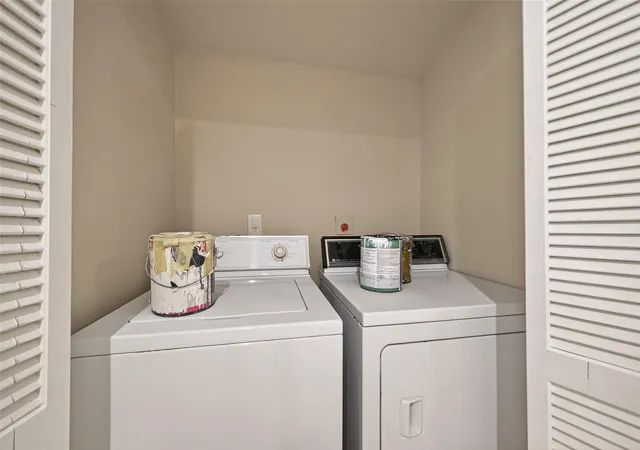33rd image of 11206 Huggins Dr, Houston, TX 77035 | MLS# 88495605