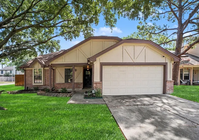 Photo 2 of Single family home for sale at 10038 Wayward Wind Ln, Houston, TX 77064 | MLS# 4156273 | Listing updated on 2026-09-12
