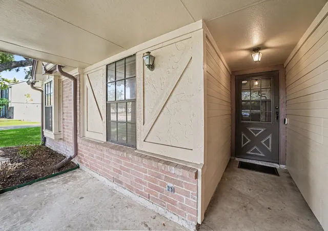 Photo 4 of Single family home for sale at 10038 Wayward Wind Ln, Houston, TX 77064 | MLS# 4156273 | Listing updated on 2026-09-12