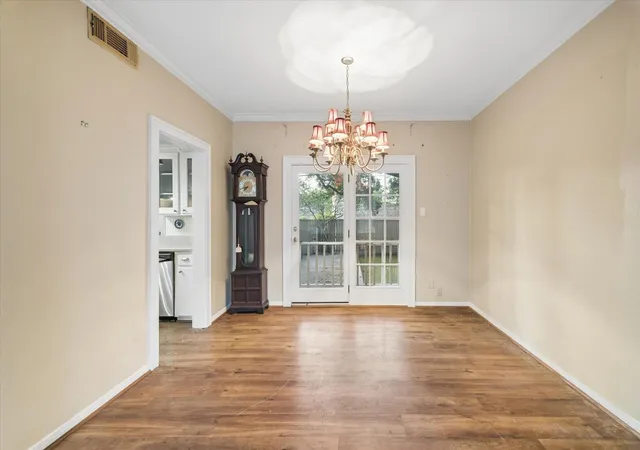 Photo 2 of Sale Pending at 1636 Vassar St, Houston, TX 77006 | MLS# 6173427 | Listing updated on 2026-09-01