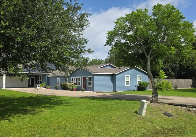 1st image of 3632 W Meadow Ln, Dickinson, TX 77539 | MLS# 95883989