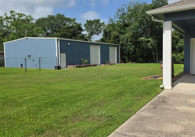 2nd image of 3632 W Meadow Ln, Dickinson, TX 77539 | MLS# 95883989